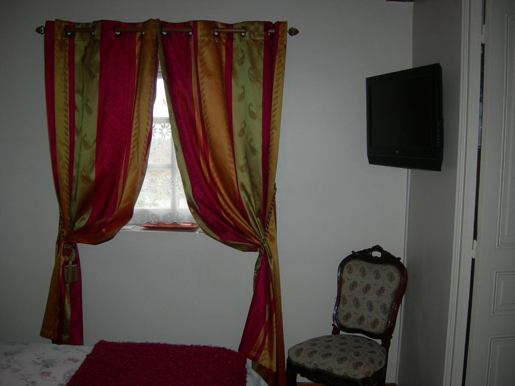 Bed and Breakfast La Ferme Rose Cergy Esterno foto